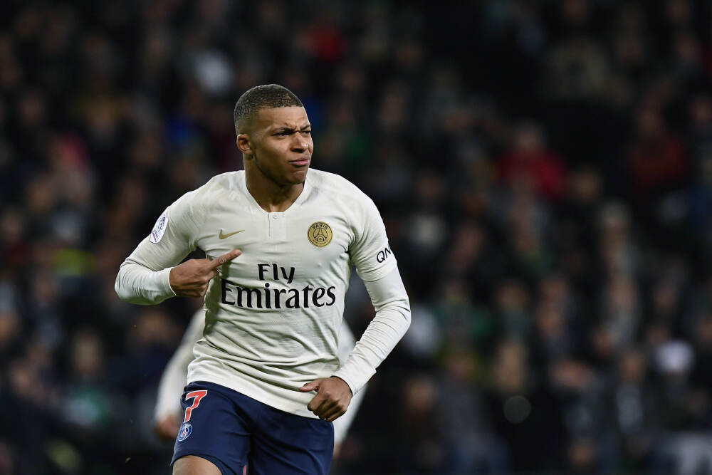 巨头激战“人车家”：小米未来5年投2000亿元！华为、比亚迪等跨界入局